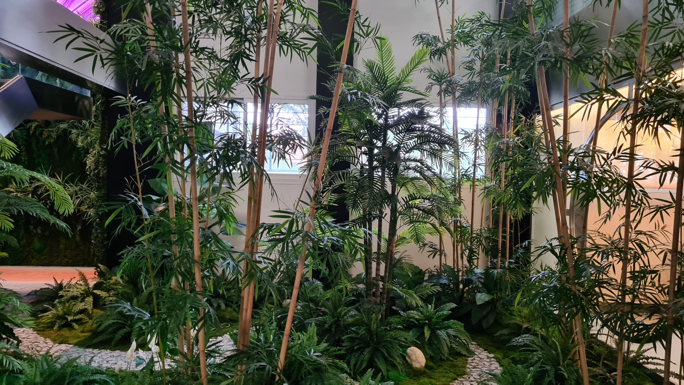 Interior oficinas jardÍn horizontal artificial (10)
