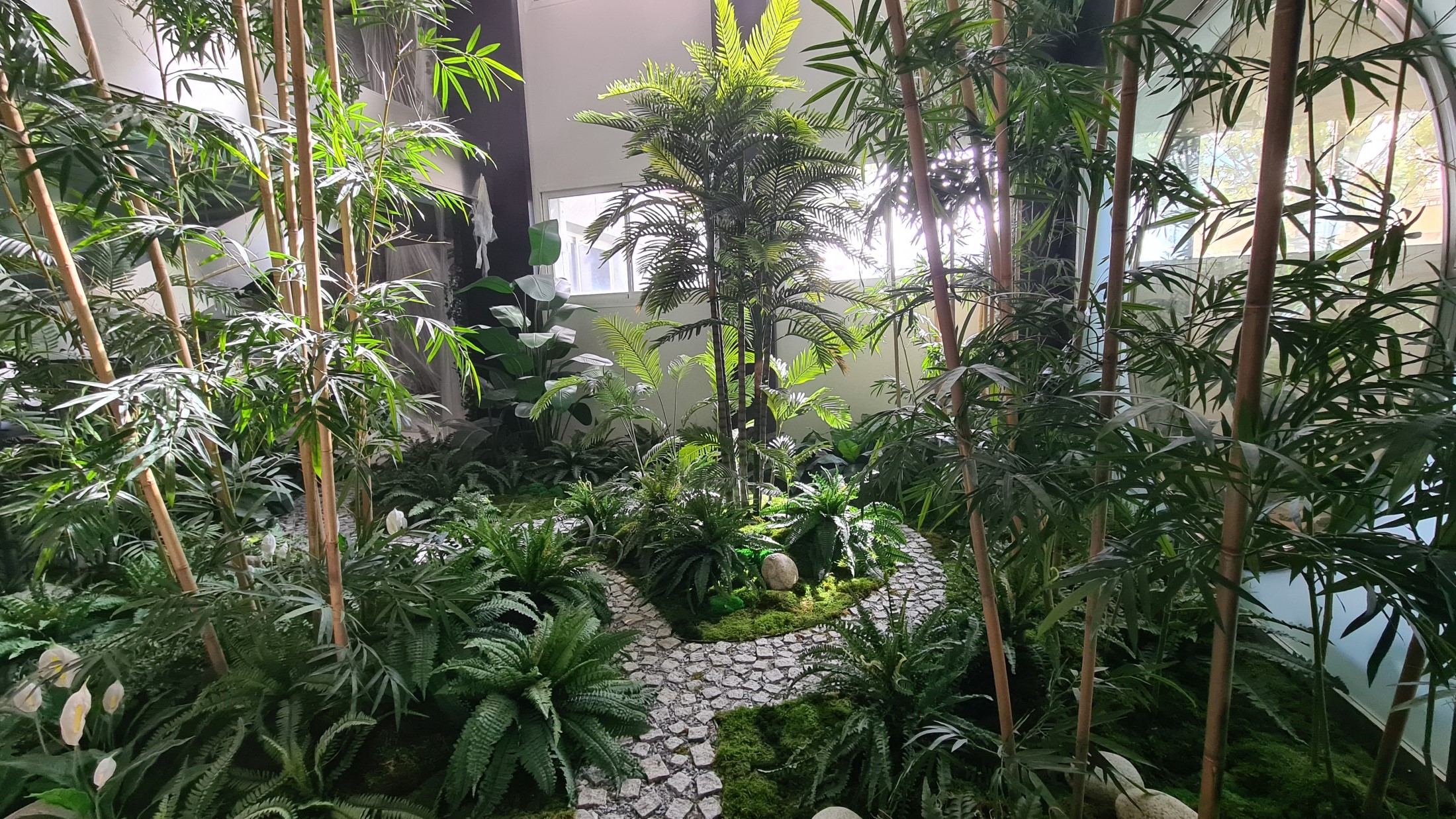 Interior oficinas jardÍn horizontal artificial (3)